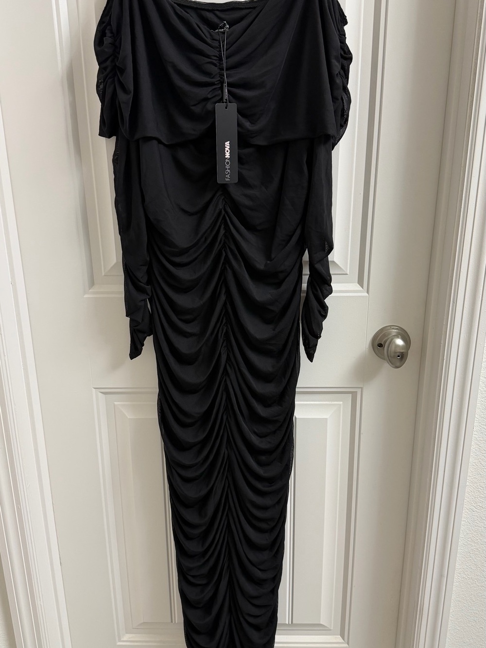 Elegant Black Off-Shoulder Ruched Women’s Dress - Picture 6 of 10